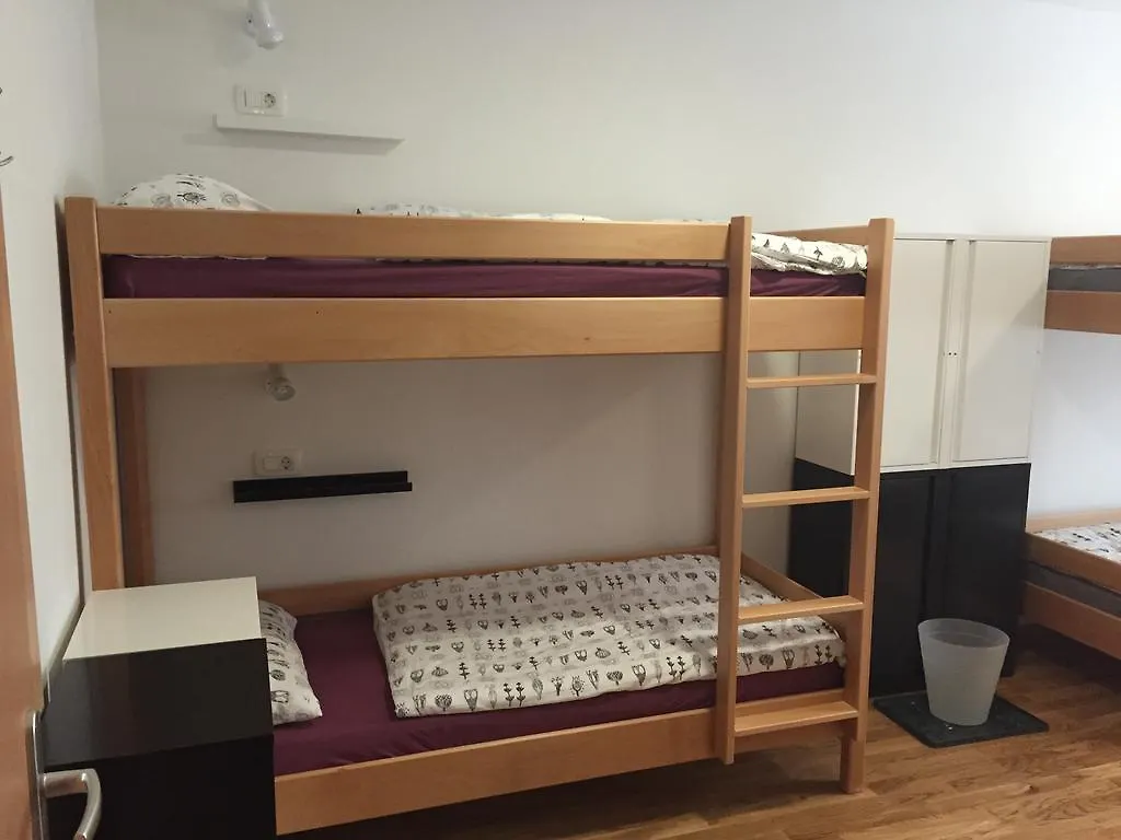 Hostel Vrba Liubliana